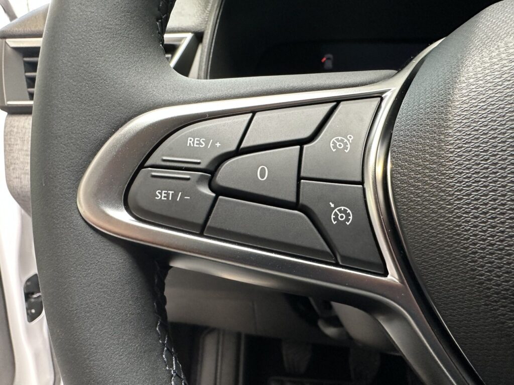Renault Clio Exposé-Bild 34