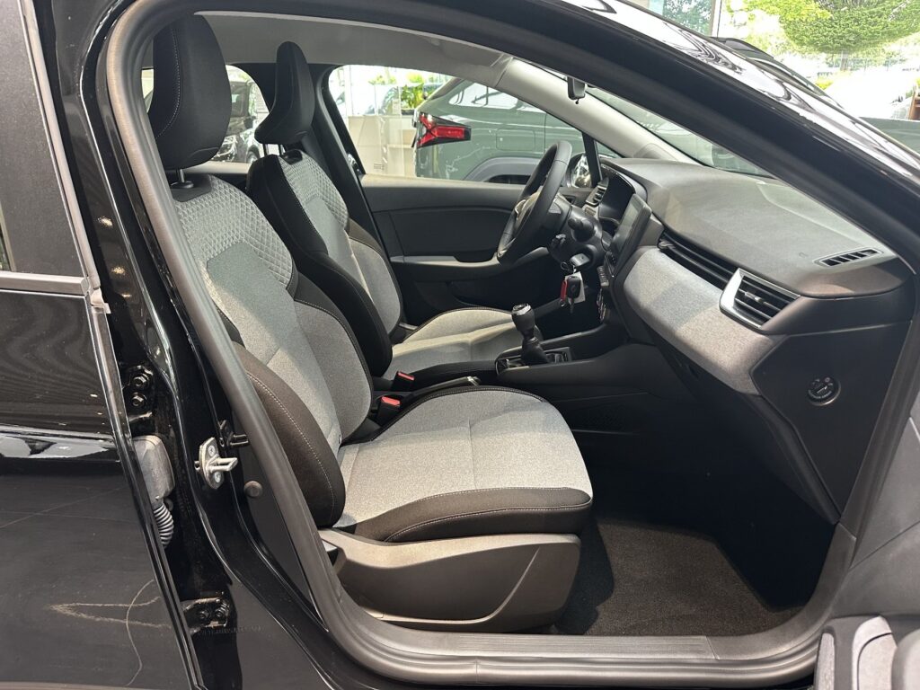 Renault Clio Exposé-Bild 8