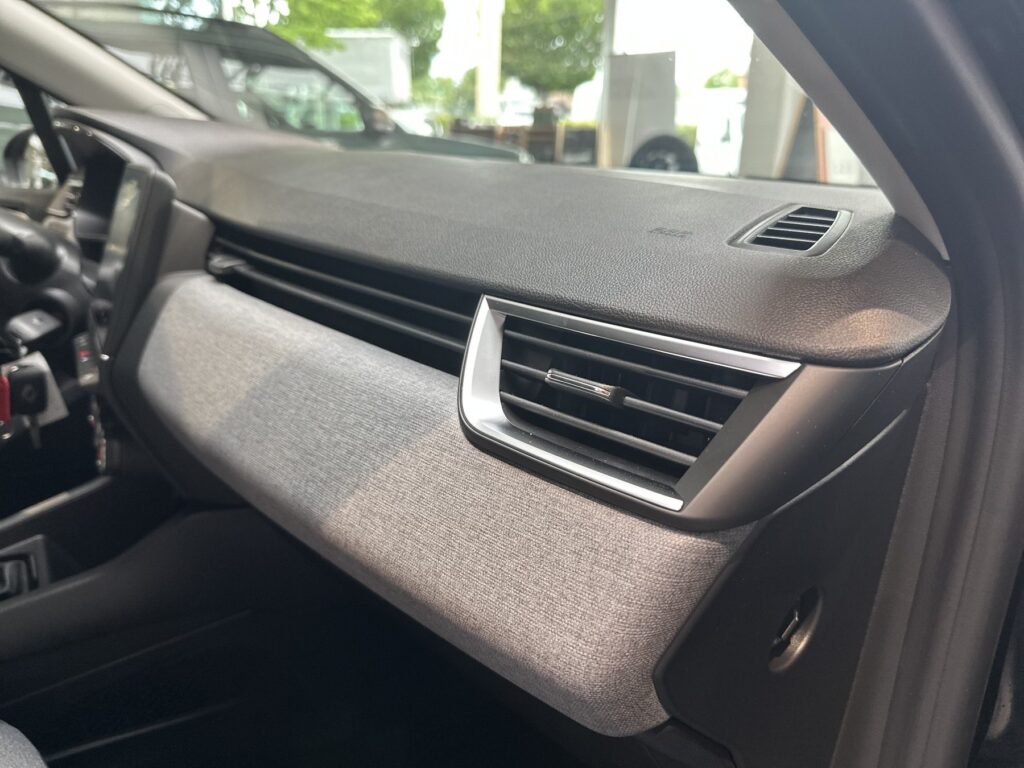 Renault Clio Exposé-Bild 9