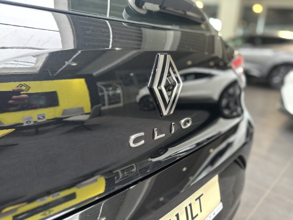 Renault Clio Exposé-Bild 22