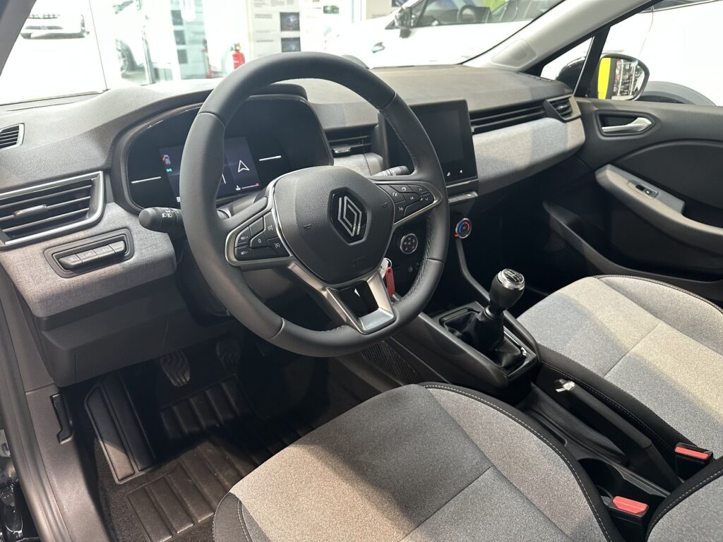 Renault Clio Exposé-Bild 32