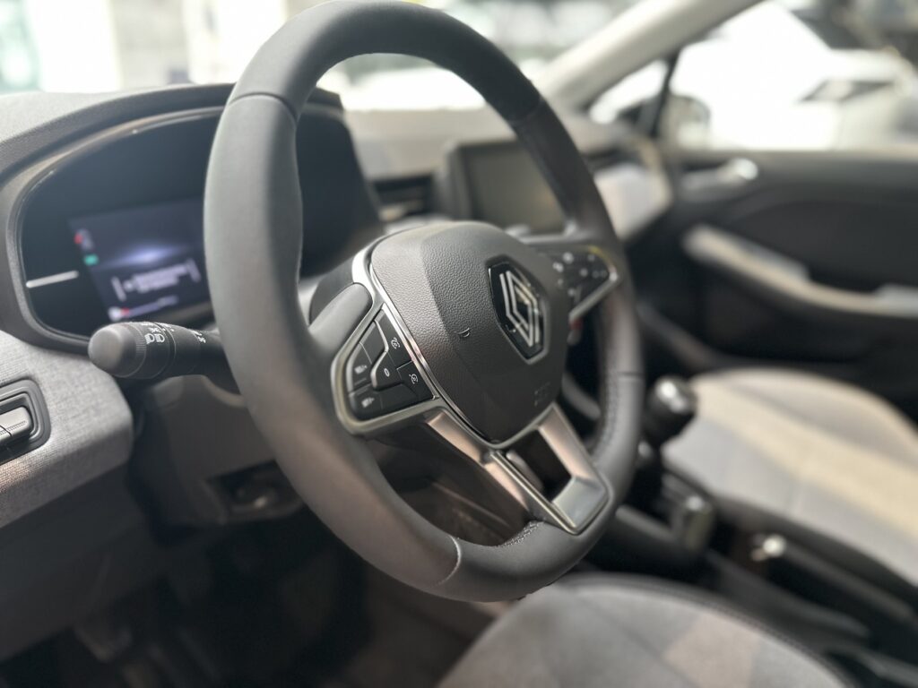 Renault Clio Exposé-Bild 33