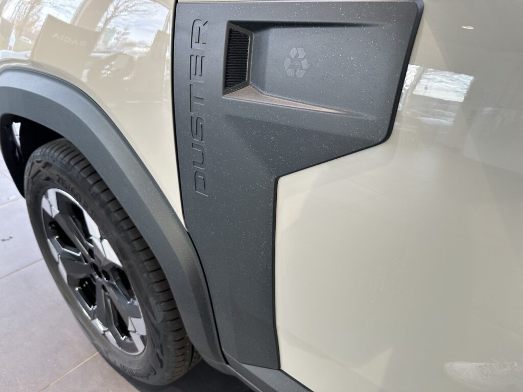 Dacia Duster Exposé-Bild 18