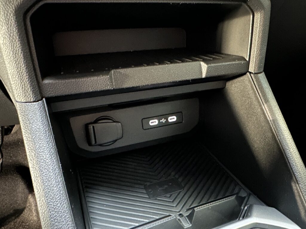 Dacia Duster Exposé-Bild 30