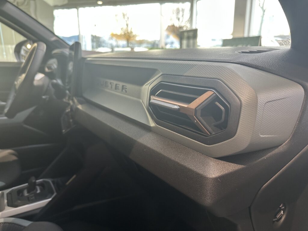 Dacia Duster Exposé-Bild 39