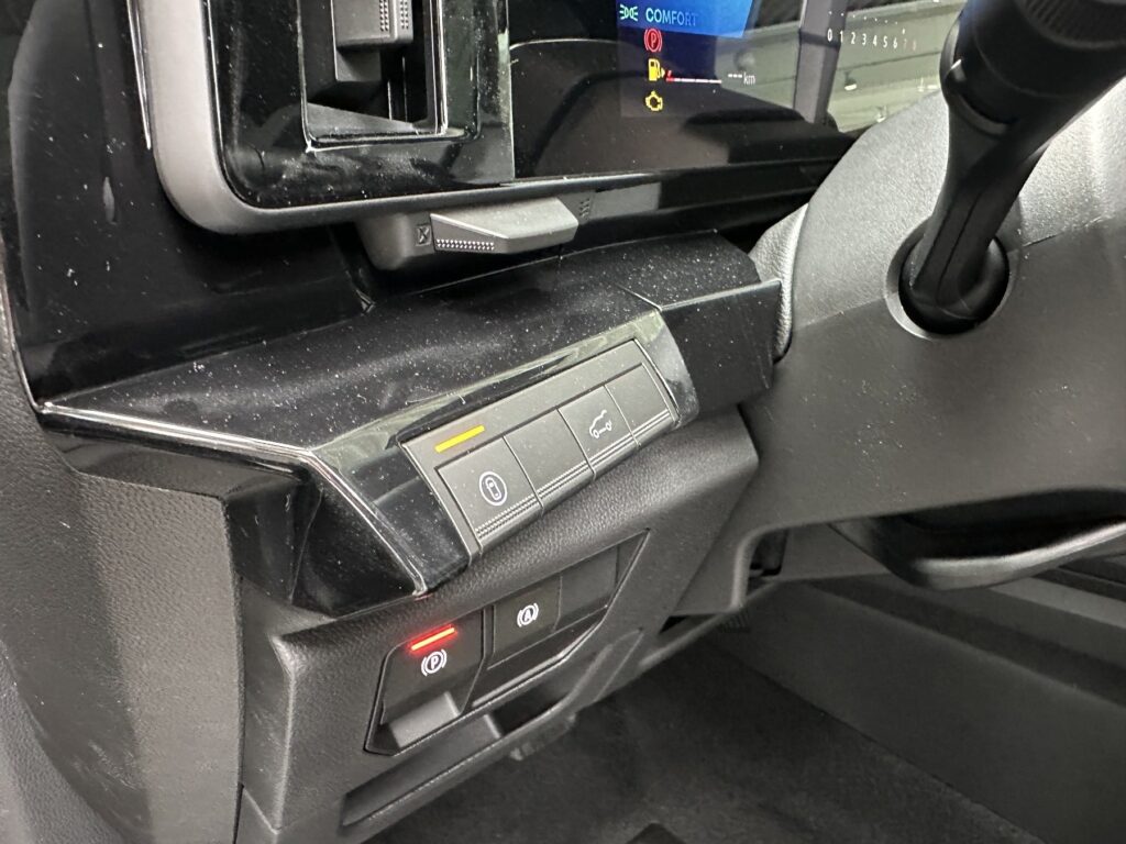 Renault Austral Exposé-Bild 32