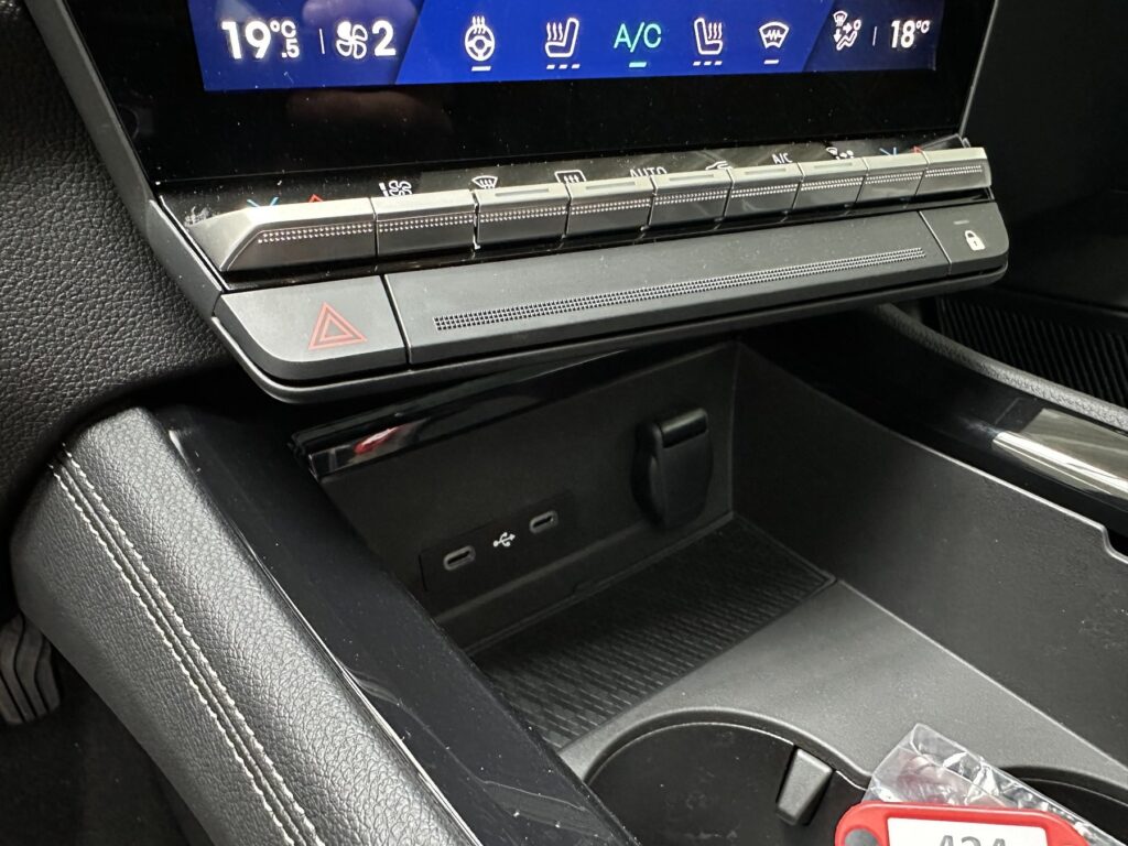 Renault Austral Exposé-Bild 45