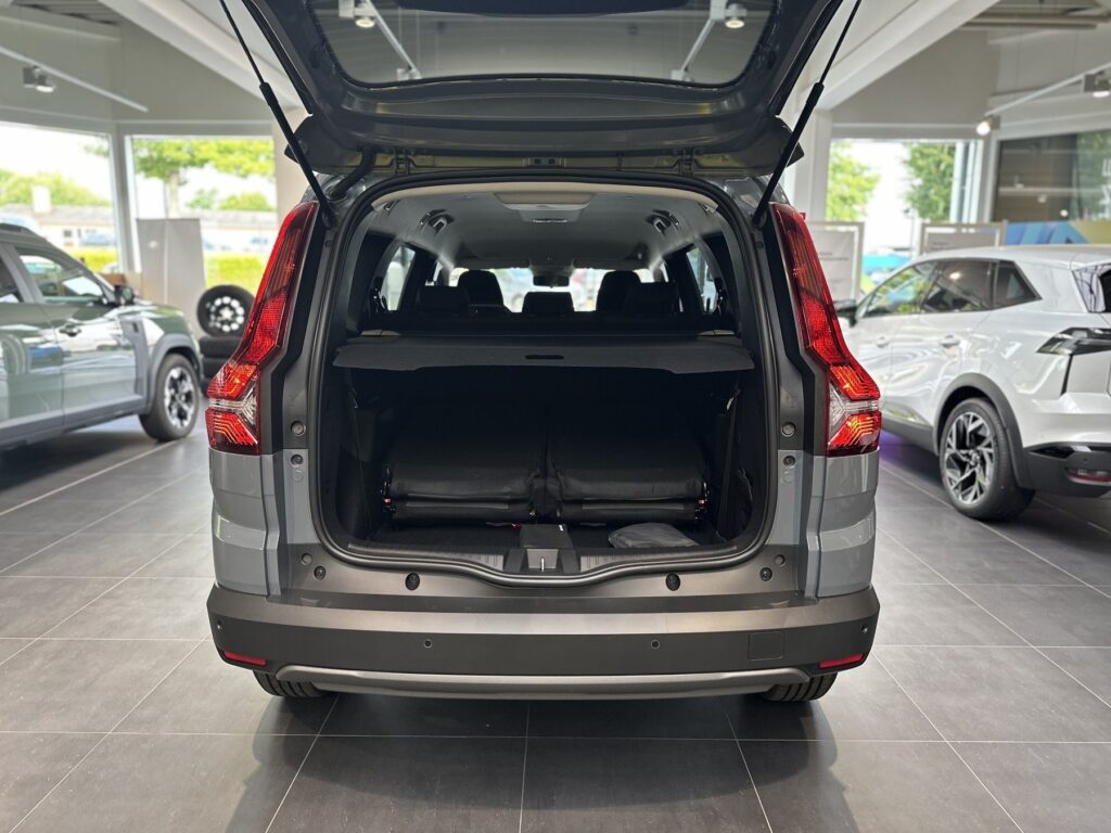 Dacia Jogger Exposé-Bild 24