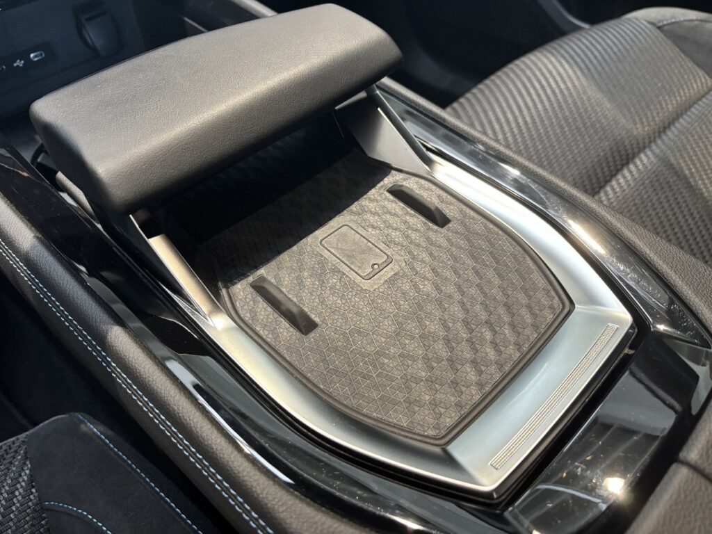 Renault Austral Exposé-Bild 24