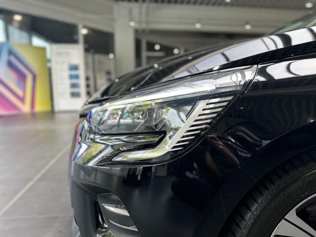 Renault Clio Exposé-Bild 3