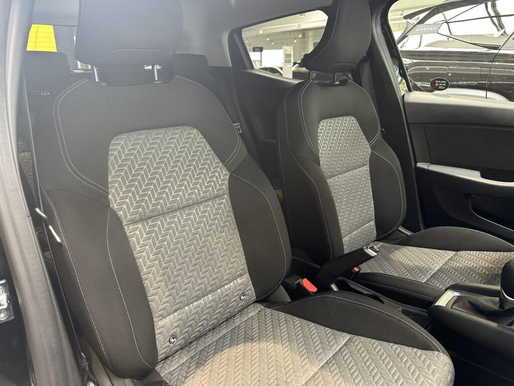 Renault Clio Exposé-Bild 12