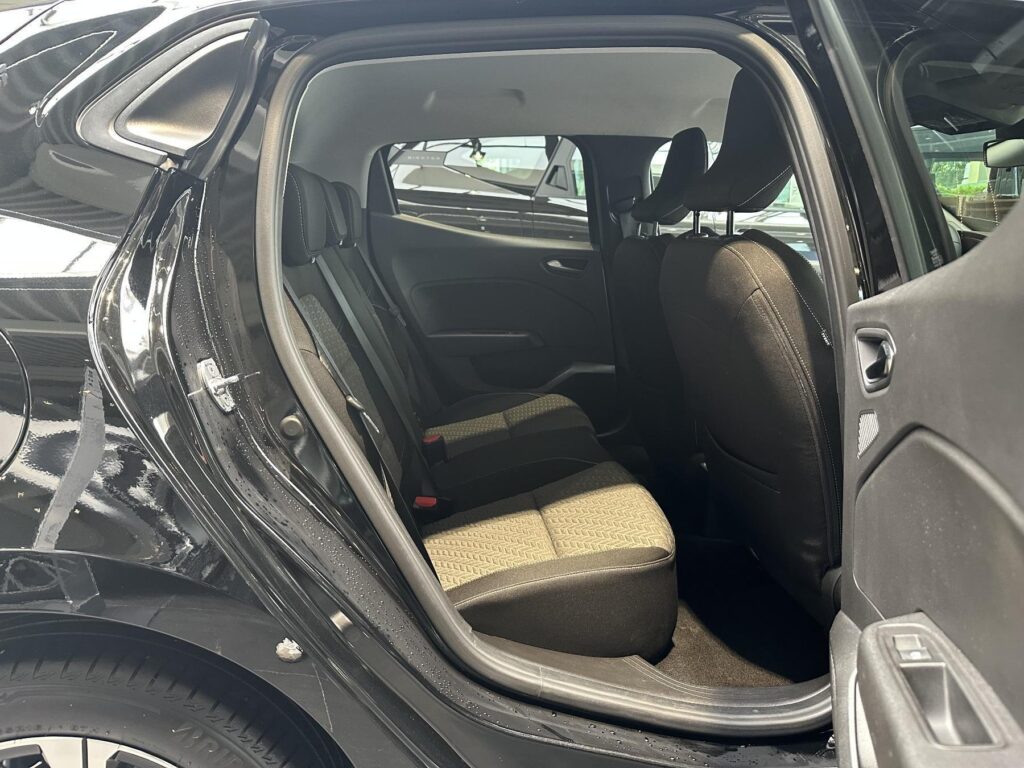 Renault Clio Exposé-Bild 17