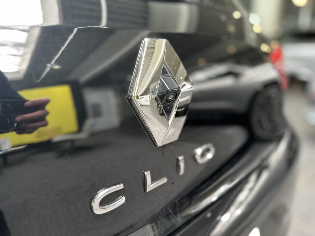 Renault Clio Exposé-Bild 24