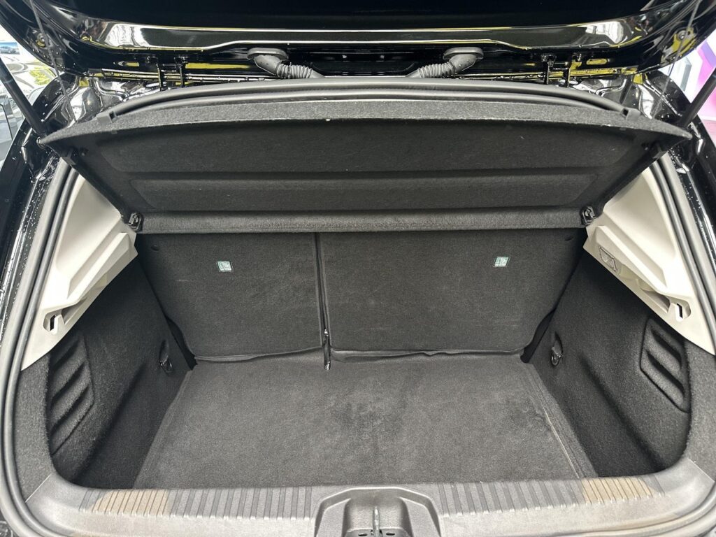 Renault Clio Exposé-Bild 26