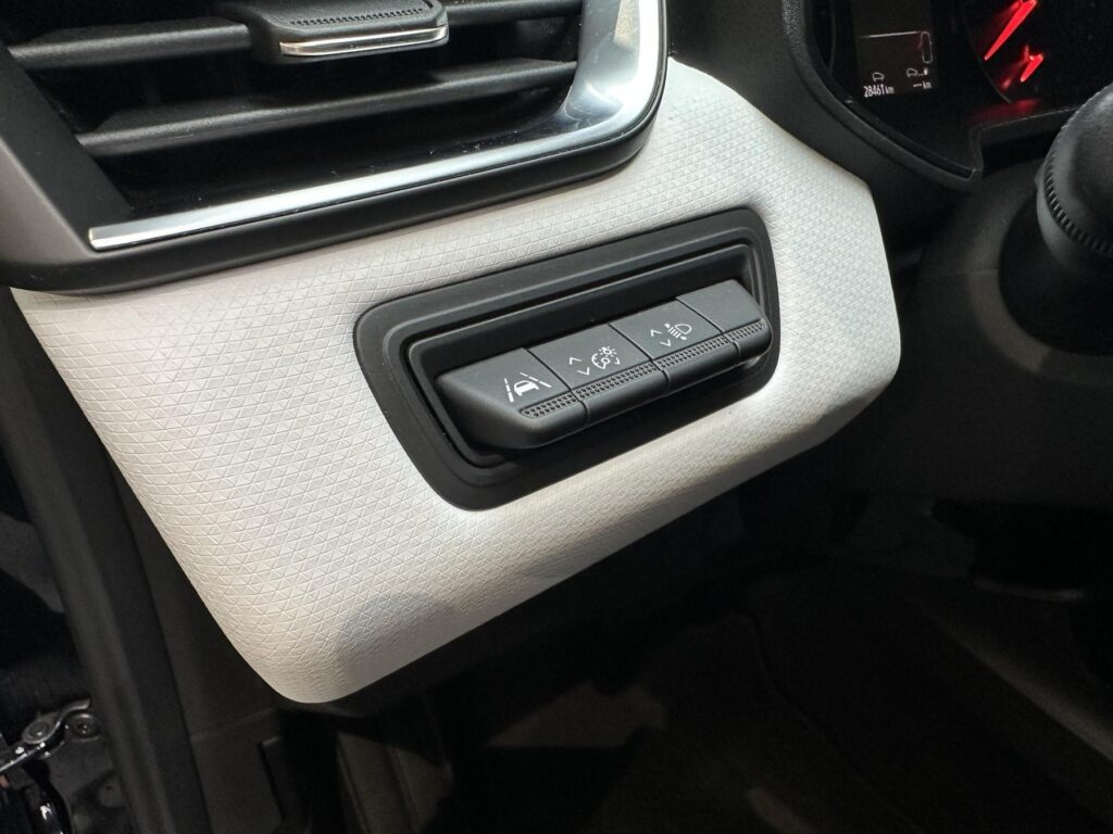 Renault Clio Exposé-Bild 33