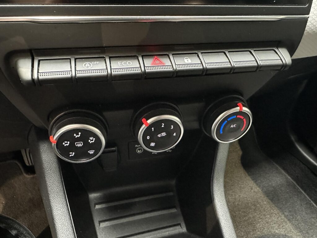 Renault Clio Exposé-Bild 46