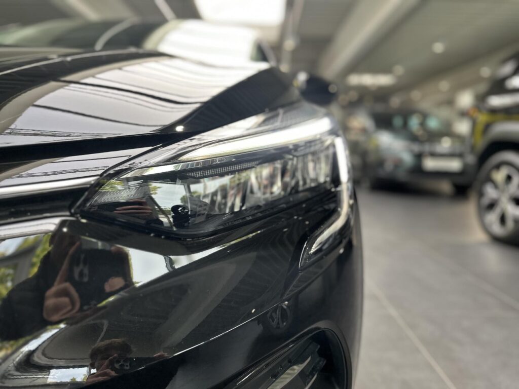 Renault Clio Exposé-Bild 2