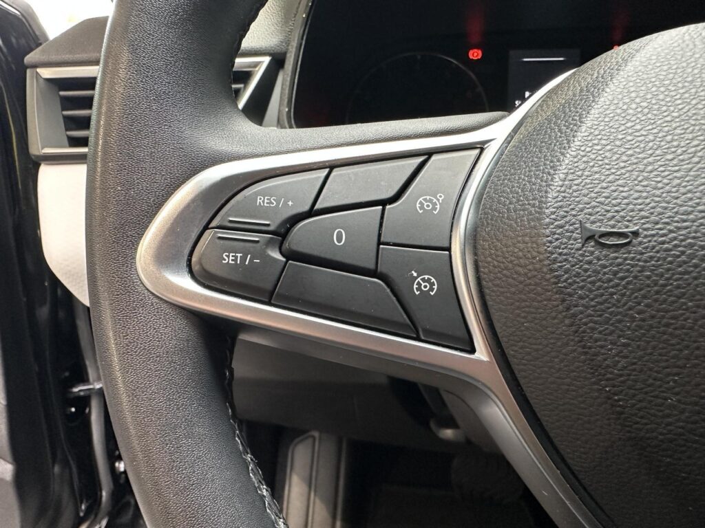 Renault Clio Exposé-Bild 38