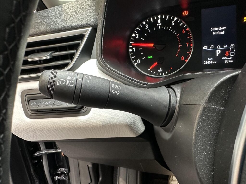 Renault Clio Exposé-Bild 40