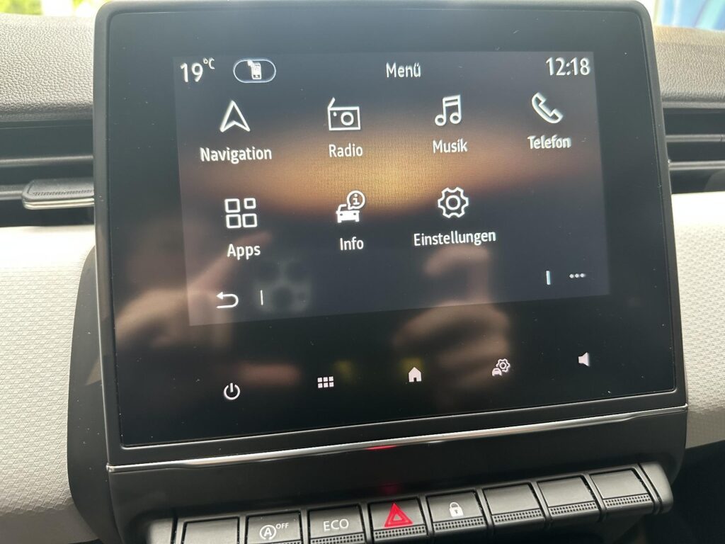 Renault Clio Exposé-Bild 43