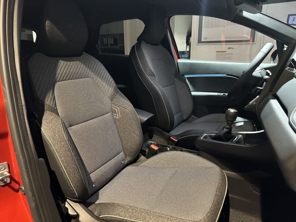 Renault Captur Exposé-Bild 23