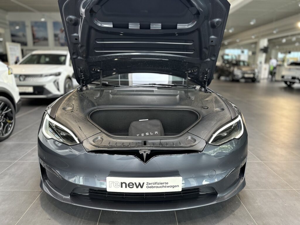 TESLA Model S Exposé-Bild 5