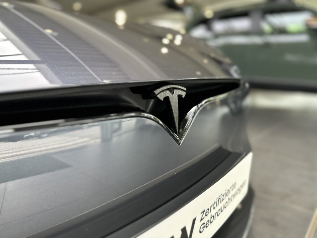 TESLA Model S Exposé-Bild 7