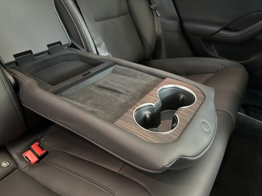TESLA Model S Exposé-Bild 18