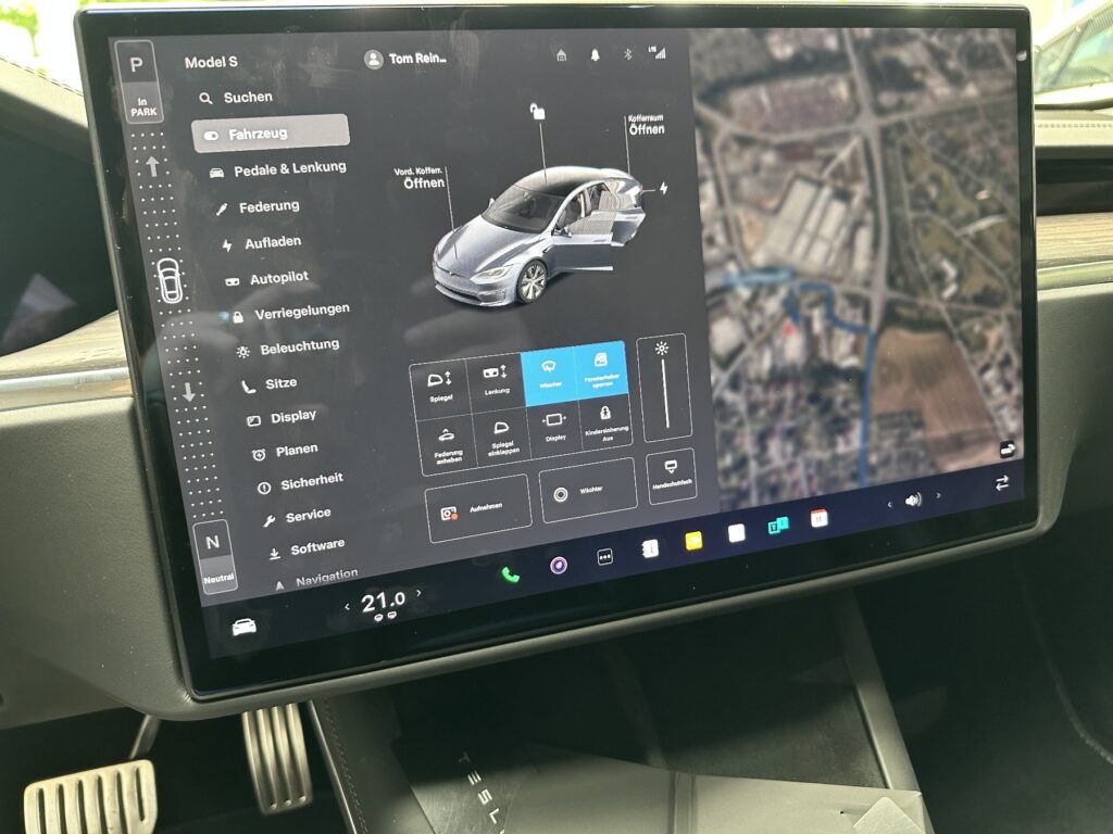 TESLA Model S Exposé-Bild 43