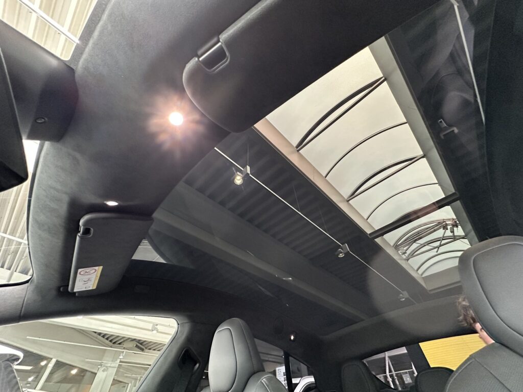 TESLA Model S Exposé-Bild 48