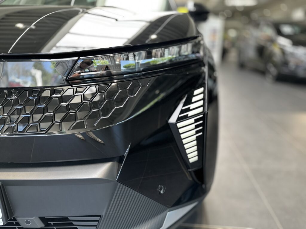 Renault Scenic E-TECH Exposé-Bild 3