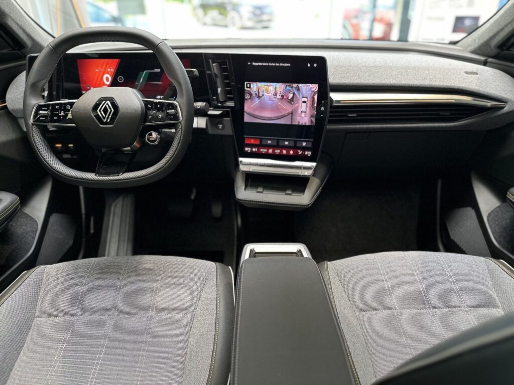 Renault Scenic E-TECH Exposé-Bild 32