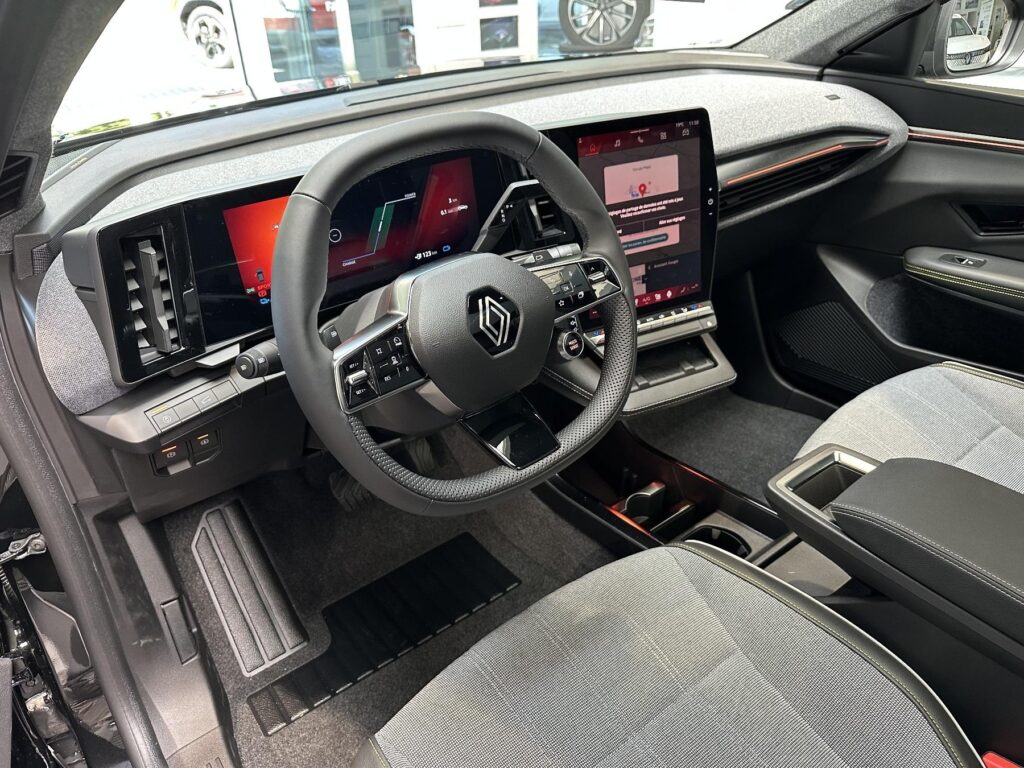 Renault Scenic E-TECH Exposé-Bild 33