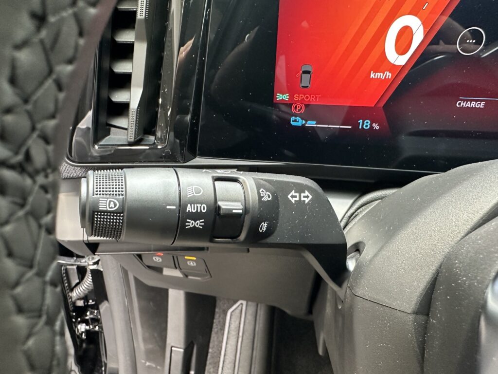 Renault Scenic E-TECH Exposé-Bild 38