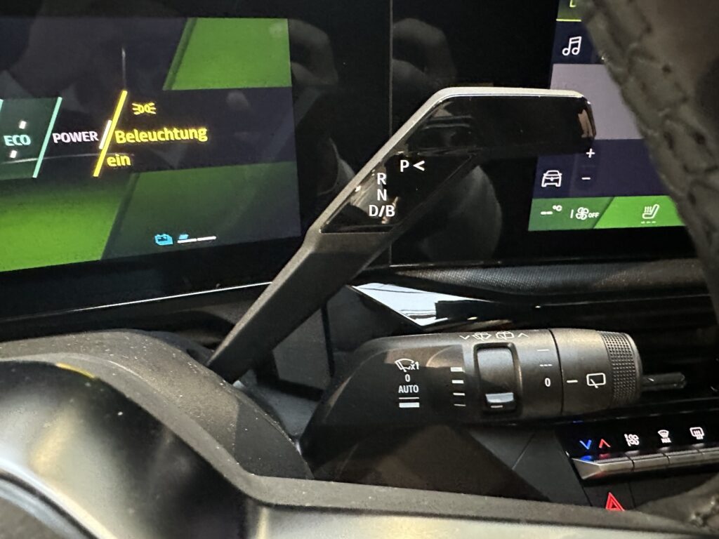 Renault Clio Exposé-Bild 35