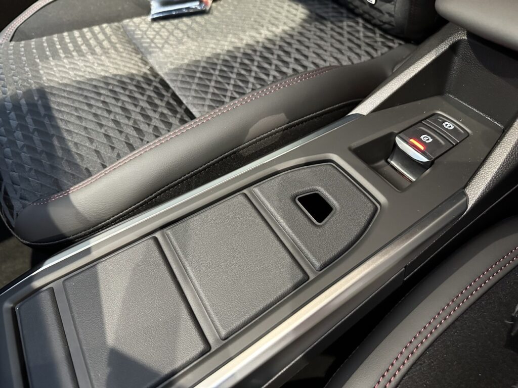 Renault Clio Exposé-Bild 43