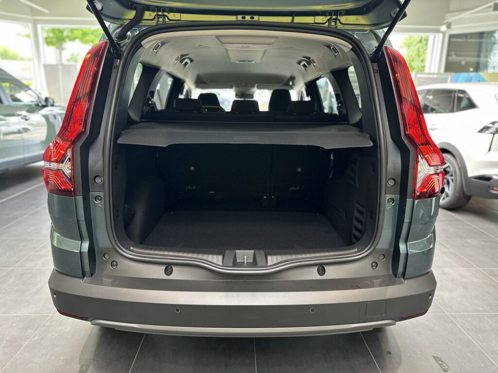 Dacia Jogger Exposé-Bild 24