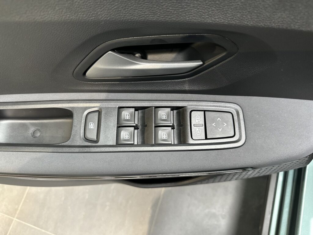 Dacia Jogger Exposé-Bild 32