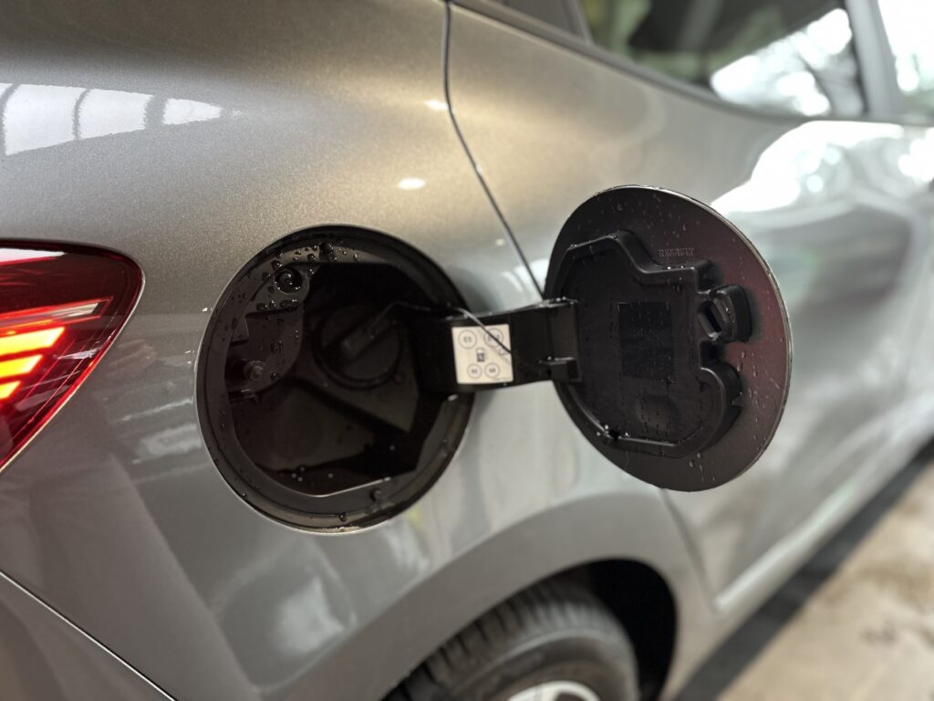 Renault Clio Exposé-Bild 11