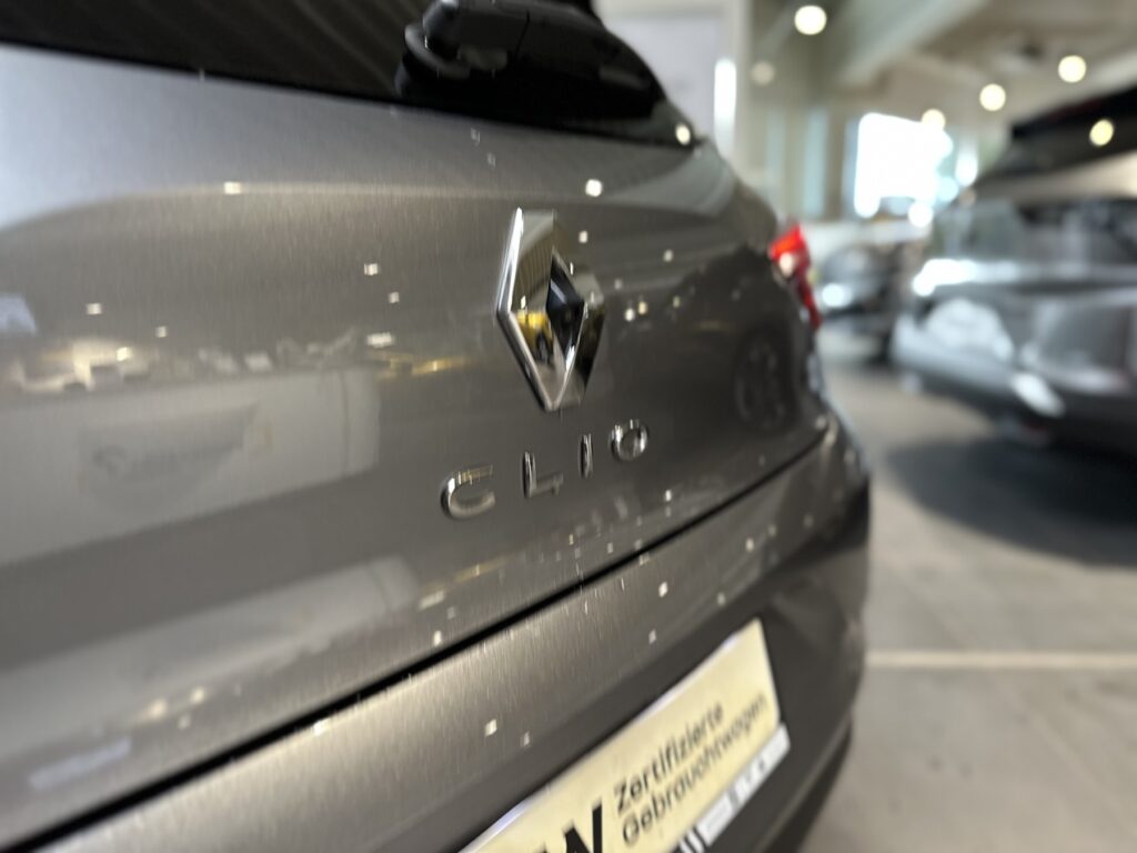 Renault Clio Exposé-Bild 16