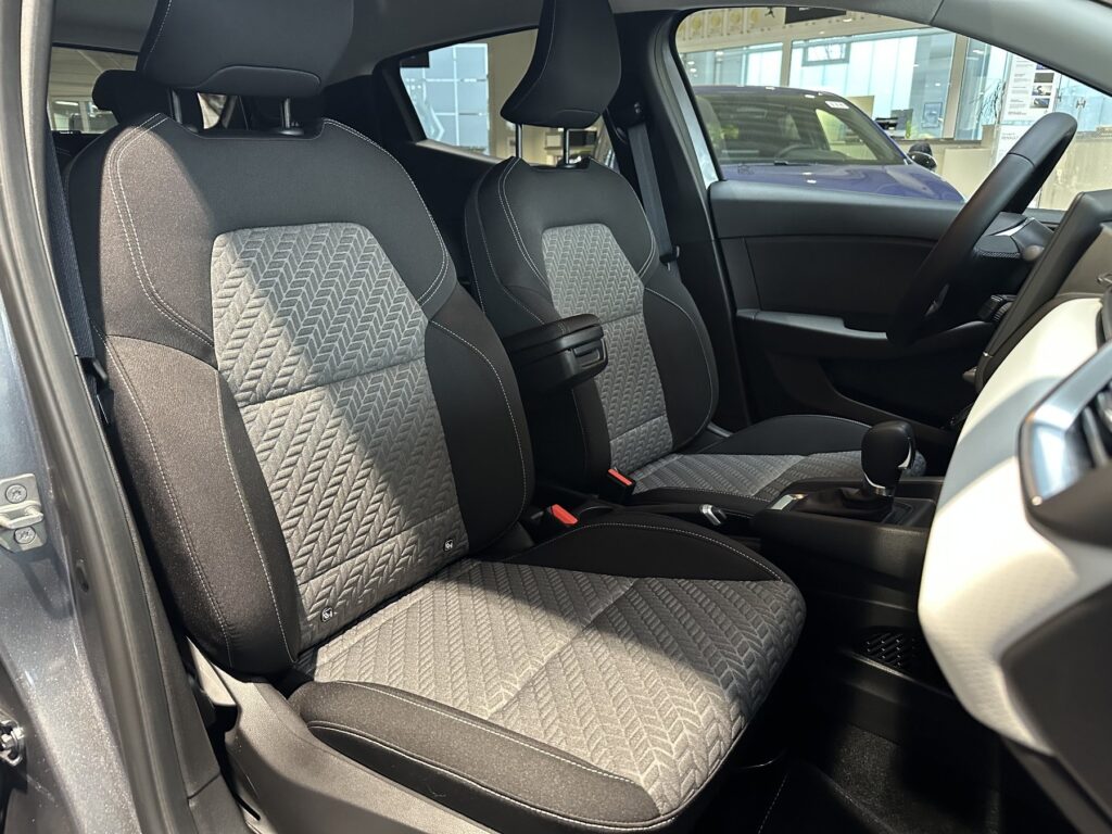 Renault Clio Exposé-Bild 25