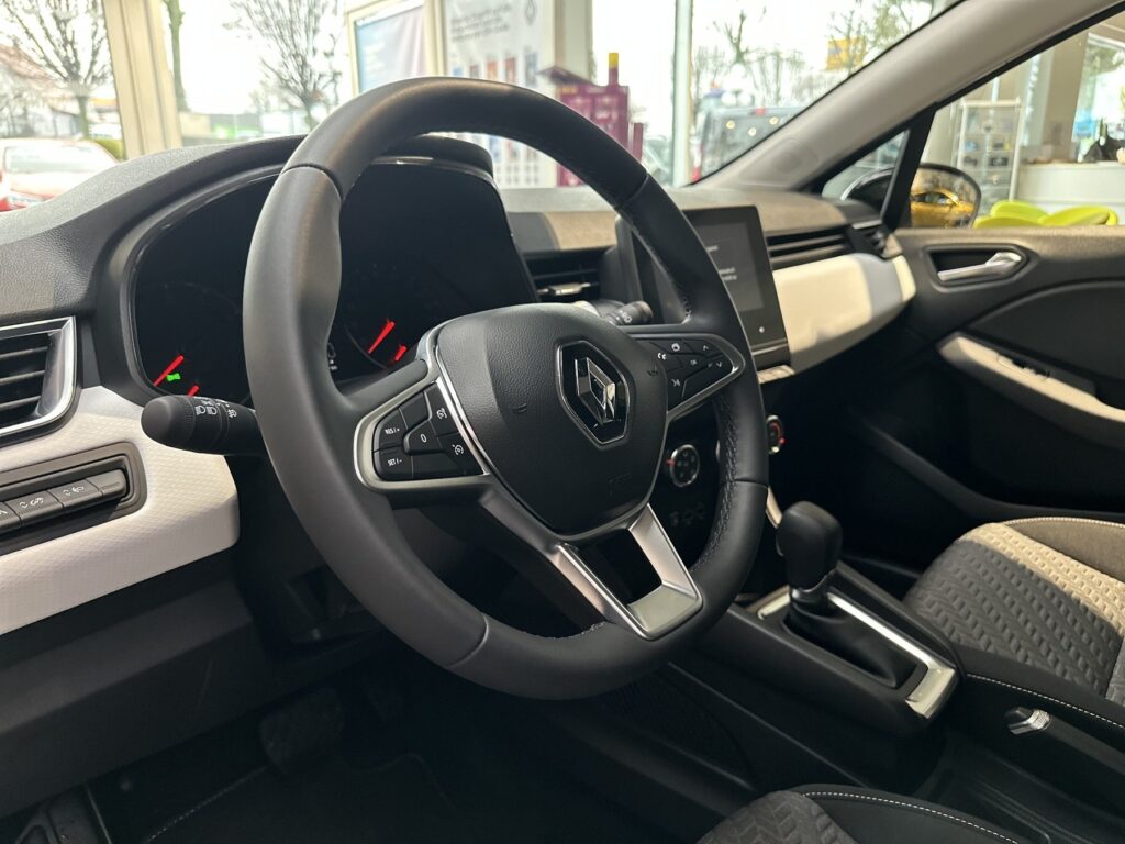 Renault Clio Exposé-Bild 33