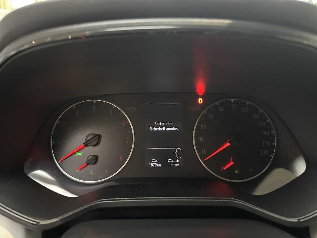 Renault Clio Exposé-Bild 37