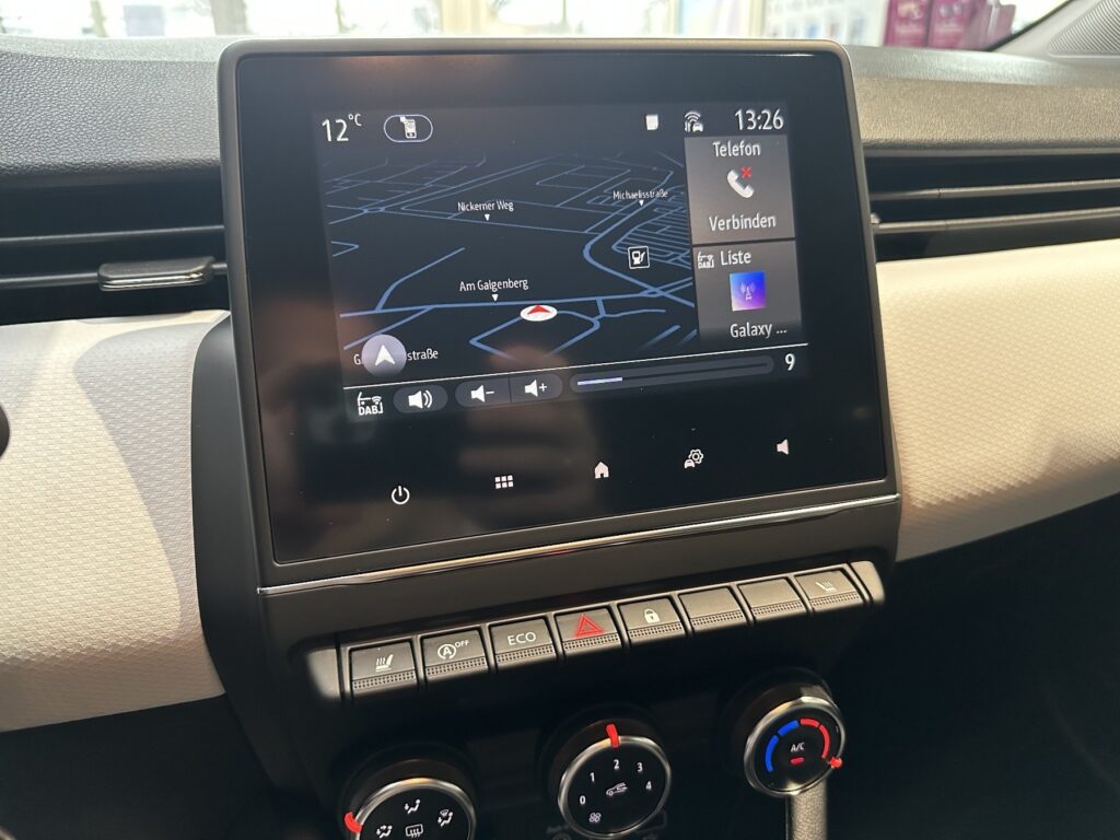 Renault Clio Exposé-Bild 38