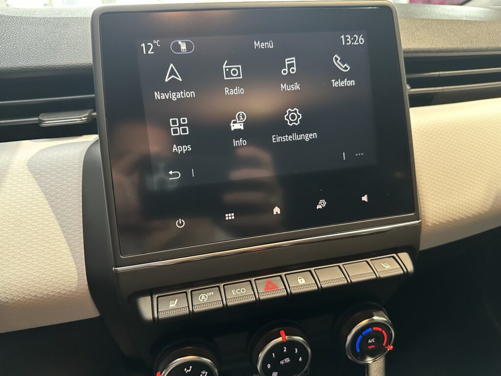 Renault Clio Exposé-Bild 39