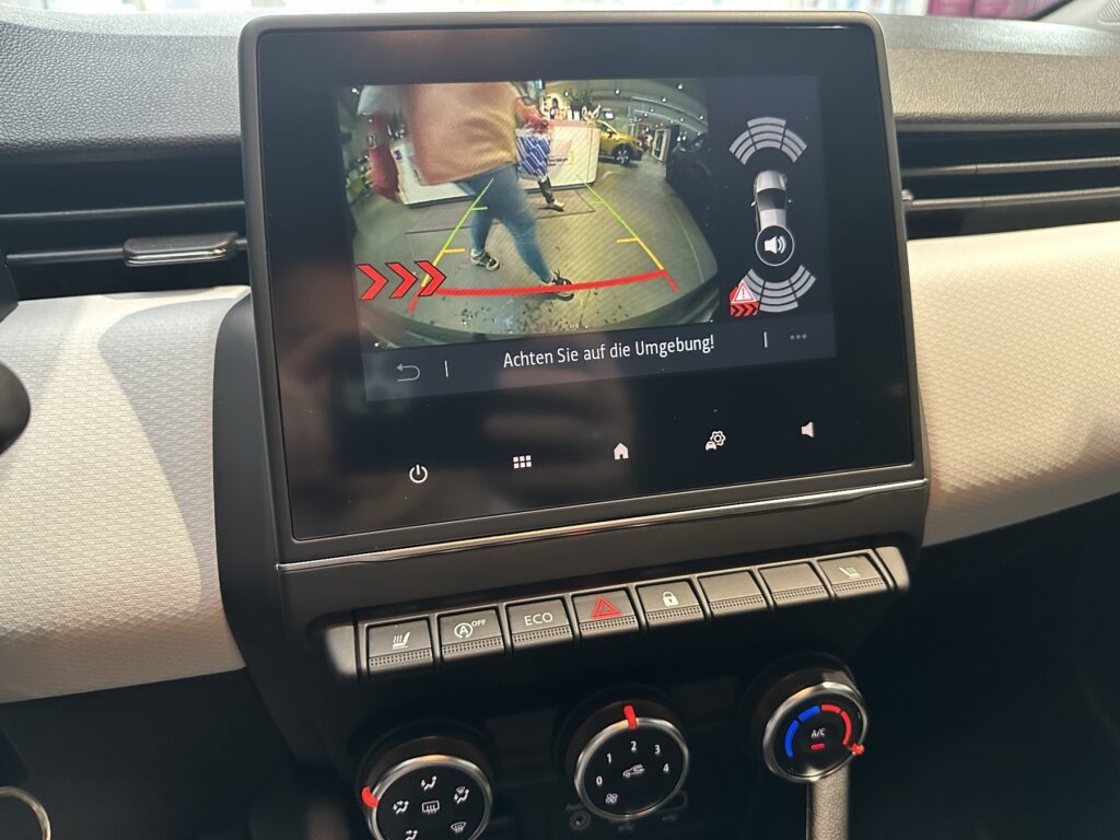 Renault Clio Exposé-Bild 40