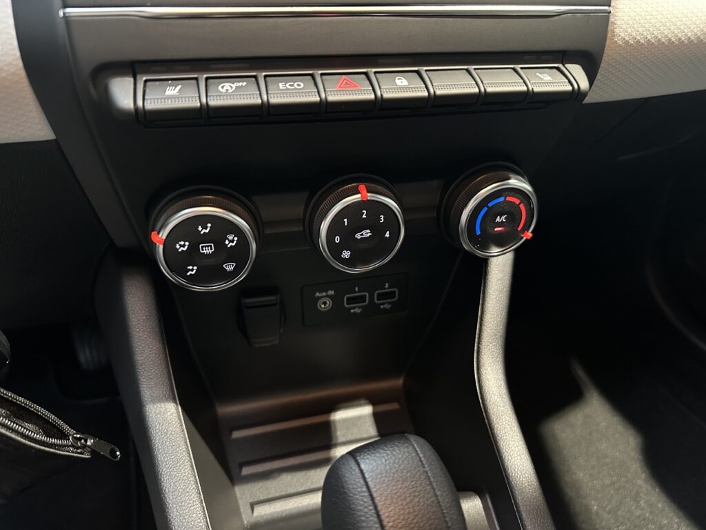 Renault Clio Exposé-Bild 41