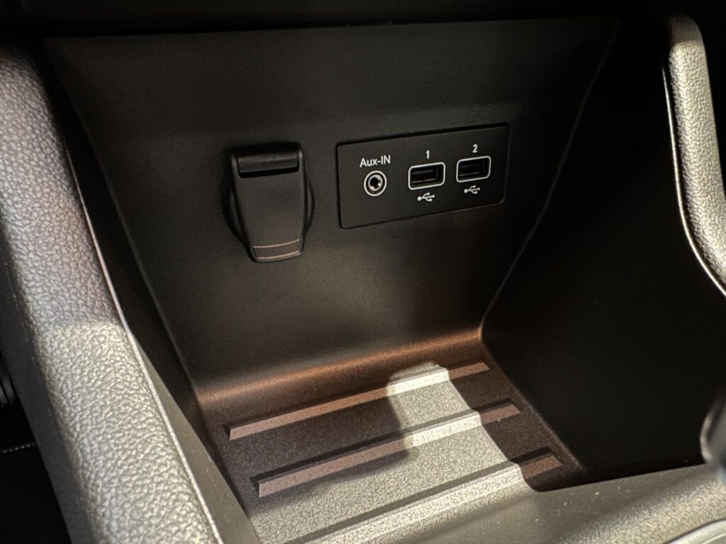 Renault Clio Exposé-Bild 42