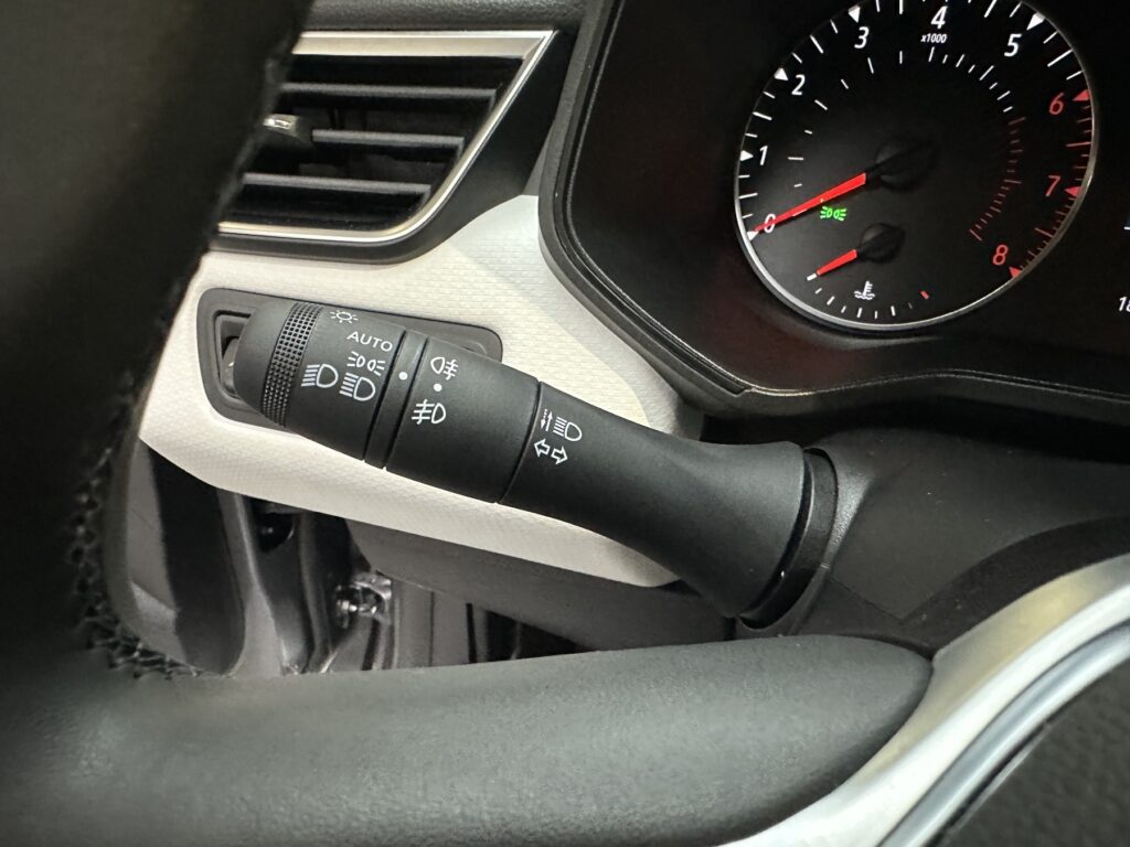 Renault Clio Exposé-Bild 47