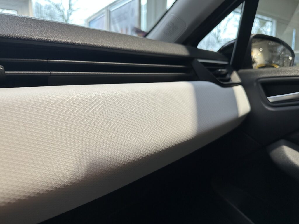 Renault Clio Exposé-Bild 49